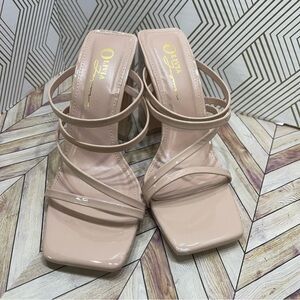 Olivia Ferguson‎ Nude Strappy Heeled Sandal Chunky Heel Size 6 sb